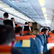 EasyJet Crew Delivers Premier League Title News to Arsenal Fan Mid-Flight