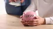 Track Down Lost Pensions or Risk Losing Thousands, Experts Warn