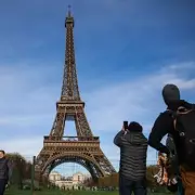 UK Tourists in France Face €150 Fine for Face-Covering Clothing