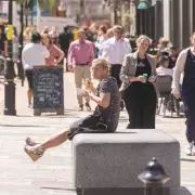 UK Towns Facing 32C Mini Heatwave on Spring Bank Holiday Monday
