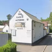 Warwickshire Pub Fines Customers £1 for Using Mobile Phones