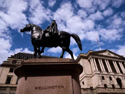 Bank of England Holds Base Rate at 3.75% as Rate Cuts Delayed Until Winter