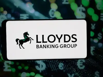 Lloyds Bank Recruits 300 for AI Roles and Launches Apprenticeship First