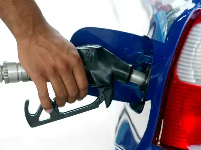 UK Drivers Urged to Fill Up on Petrol and Diesel Before Wednesday Heatwave