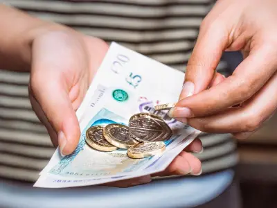 UK Households Warned Mortgage Cashback Offers Could Cost More in Long Run