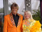 Barry Manilow fan banned from meet-and-greet over wig and jacket row