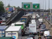 Drivers face £200 fines and 6 points for using smartwatches behind the wheel