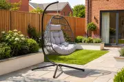 Garden Shoppers Save £410 on Stylish Hanging Egg Chair Deal