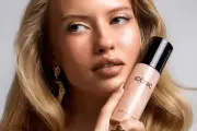 Iconic London Prep Set Glow Setting Spray Review and Benefits