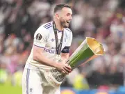 Roy Keane's 'Pub Player' Jibe at John McGinn Disrespectful and Lacks Context