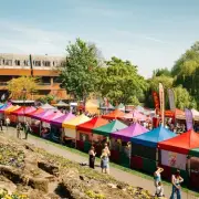 Tamworth Food Festival Returns with Prosecco, Dinosaur Walkabout and Shopping