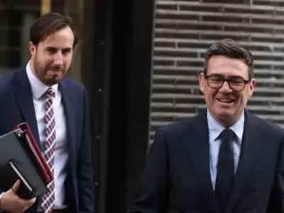 Andy Burnham Announces £4,500 Bursary for Universal Credit Parents with Apprentices
