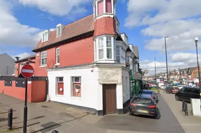 Cockroach-Infested Birmingham Restaurant Shut Down by Council
