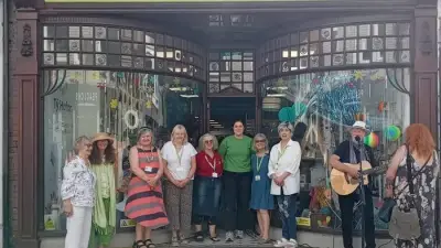 Diane and Emily Lloyd Open New Tŷ Hafan Shop in Cardigan Town Centre