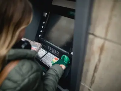 Eight UK Banks Offering Up to £300 Free Cash to Switch Accounts
