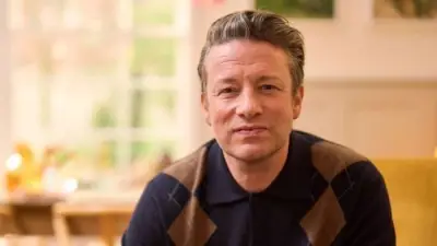 Jamie Oliver's New Show Proves 20-Minute Meals Are Real with Unedited Takes