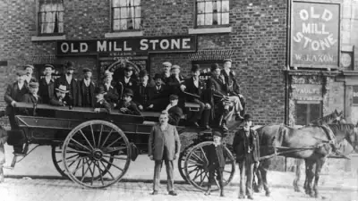 Nostalgic Photos from Macclesfield Archives: Pub Excursions and Agricultural Shows