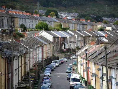Quarter of Wales Trapped in Unacceptable Health Gap Due to Stagnation