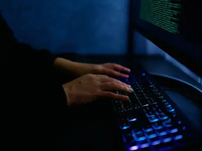 UK Government Rules Out VPN Ban, Imposes Social Media Curfew for Youth