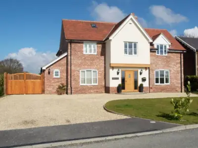 UK Households with Driveways Can Save £1,100 as Energy Price Cap Rises