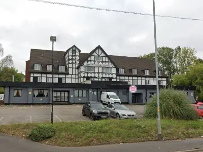 Walsall hotel tour confirms 'not full of migrants', says Reform UK councillor