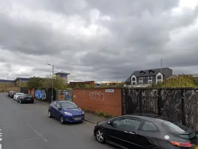 Wolverhampton Garage Fire: Firefighters Issue ‘Avoid the Area’ Warning
