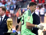 Argentina players criticized for turning backs on Spain's World Cup trophy lift