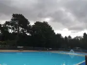 Birmingham's Droitwich Spa Lido Issues Hot Weather Rules for Visitors