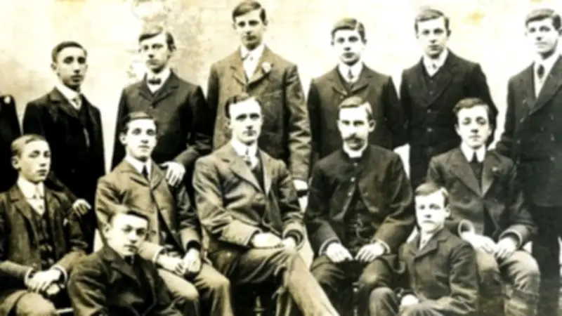 Historic Macclesfield photos: coronation, omnibus, old cottages