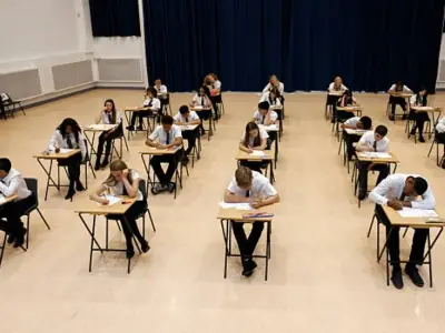 40,000 GCSE English resits possible due to marking inconsistency