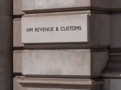 730,000 workers urged to claim £855 HMRC tax refunds