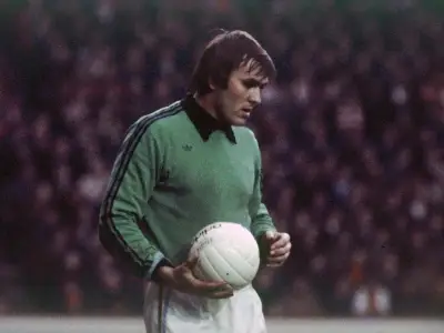 Aston Villa legend Jimmy Rimmer dies aged 78 as tributes pour in