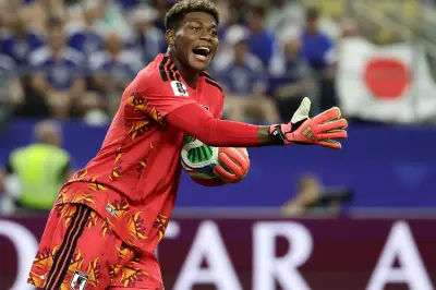 Aston Villa strike £30m goalkeeper deal as Emi Martinez talks continue
