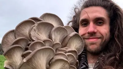 Barefoot forager Leo Utton eats wild plants daily and teaches others