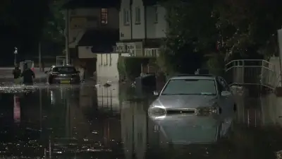 Birmingham Land Rover driver urged to 'stop' before entering flood water