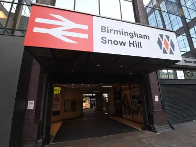 Birmingham Snow Hill line blocked after lorry hits bridge