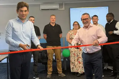 Carplus Opens New Loughton Office to Expand Operations