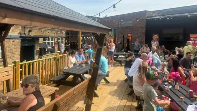 Derby pub raises £5,000 for Macmillan in memory of regular