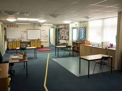 DfE issues new school absence guidance for 9 to 28 missed days