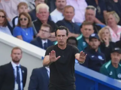 Gary Neville: Villa must keep Emery after Brighton implosion