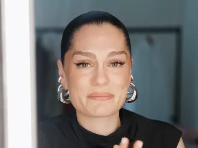 Jessie J tearfully admits to dating app use after split from Chanan Safir Colman