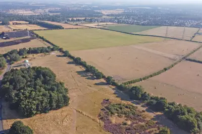 Large grassland fire in Great Barr prompts emergency response