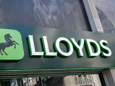Lloyds warns impersonation scams cost victims £3,516 on average