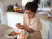 HMRC: Parents of Kids Born 2002-2011 Could Claim £2,200