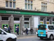 Lloyds Bank: Young women's investment portfolios 49% larger than men's