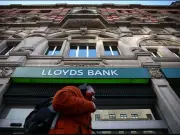 Lloyds warns young AI users face financial confidence gap