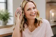Manta Hairbrush Review: Award-Winning Detangling Brush Tested