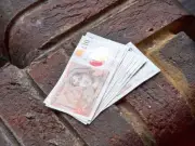Parents Urged to Check HMRC Rule Before Saving for Children