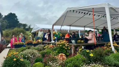 Anglesey holiday park raises £4,000 for Moelfre RNLI at 50th celebration