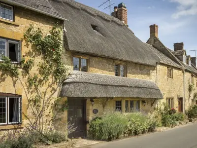Cosy 300-year-old Cotswold cottage 40 miles from Birmingham praised by guests